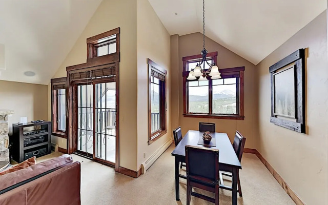 1891shrv 2 Bedroom Condo