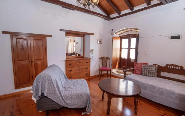 Goulas Traditional Guesthouse