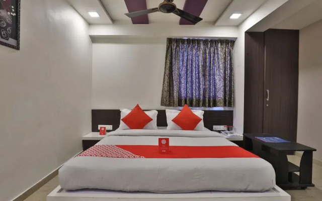 OYO Flagship 11557 Hotel Maharaja Palace