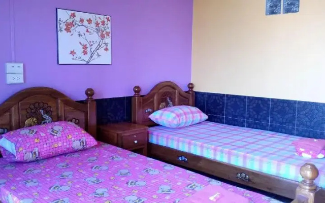Rueangsri Siri Guesthouse