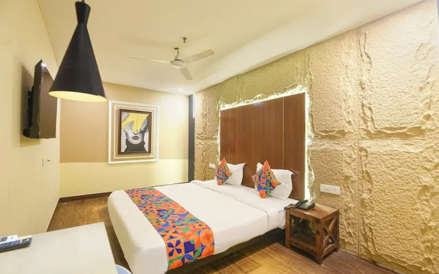 Fabhotel Crescent
