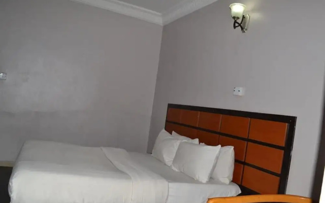 Gracious Hotel