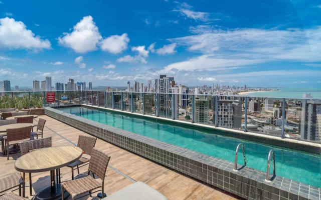 Comfort and Convenience Just 850m From Tambau Beach - Onws