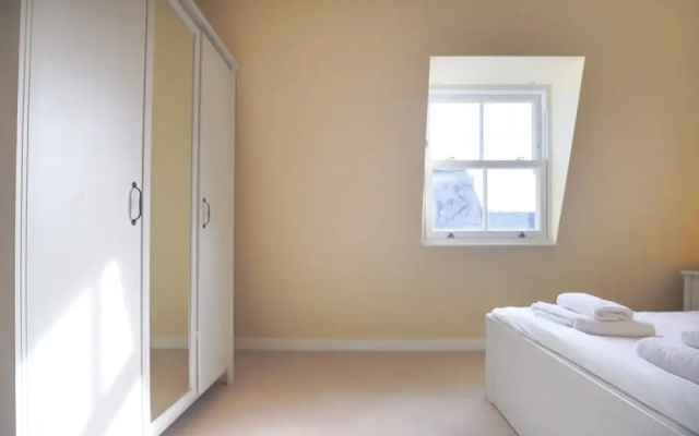 Comfortable &Bright Family Home - Imperial Wharf