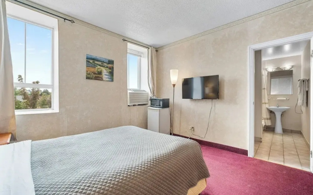 Royal Inn and Suites at Guelph