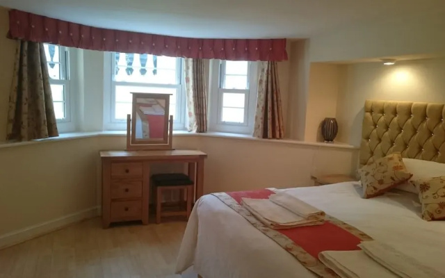 Mayville House Apartment