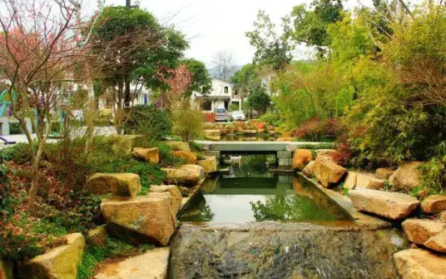 Yinyue Time Homestay (Xihu Scenic Area)