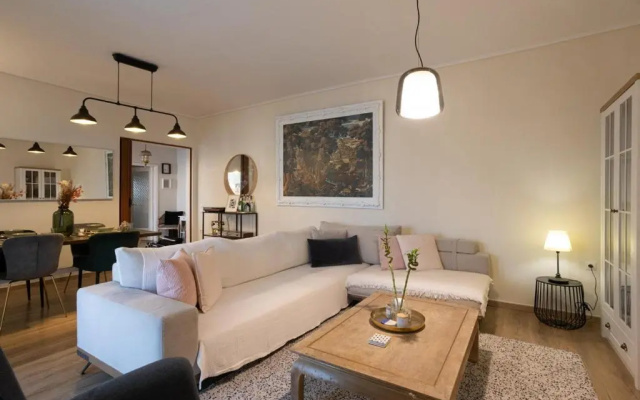 Glyfada golf fourth floor apartment