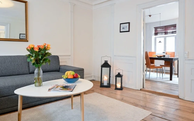 Hyggelig One-bedroom Apartment in the Original Building From 1750