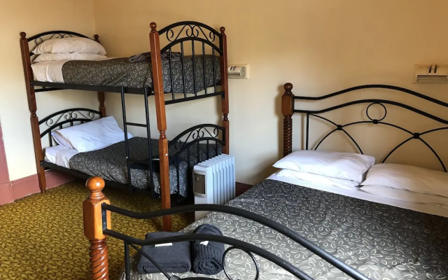Royal Hotel