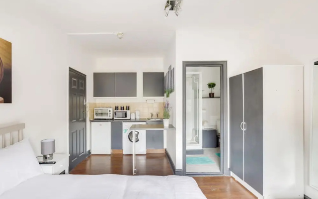 Studio Apartment  Central London