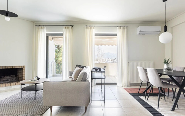 Majestic 3BR Apartment in Chalandri