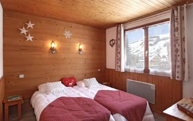 Chalet in Les Deux Alpes Near Ski Lift