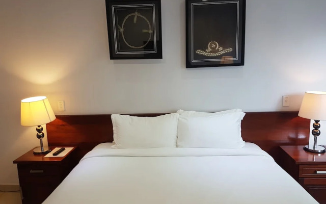 Paddy's Hotel & Apartments