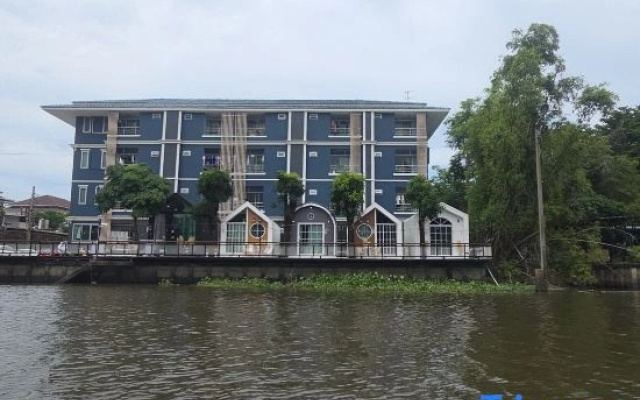 Grace Riverfront  Riverside Villa Near Suvarnabhumi