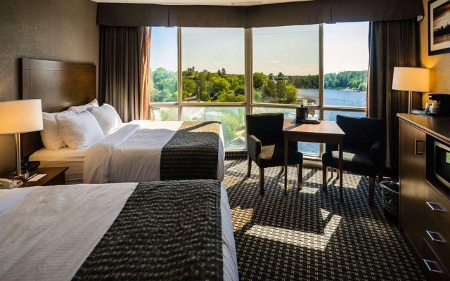 Clarion Lakeside Inn & Conference Centre