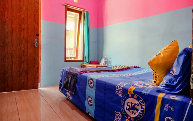 Ijen Traveller Homestay by ZUZU
