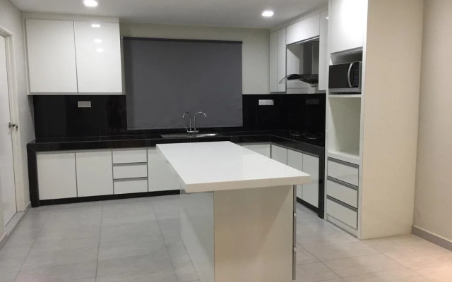 Quintus Residence