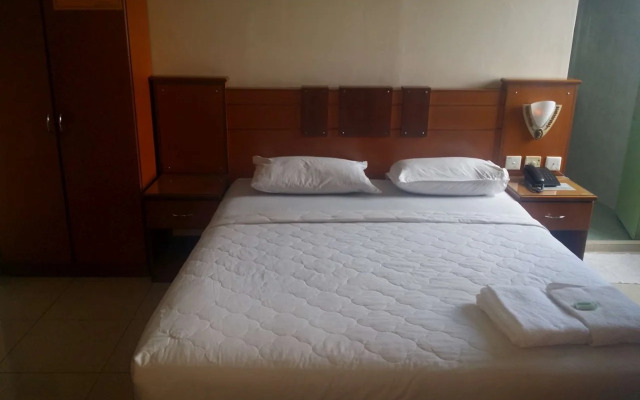 Golden Hotel