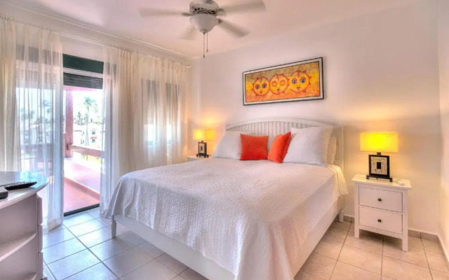 Neat 2 Bedroom Apartment Next to the Beach S-i401