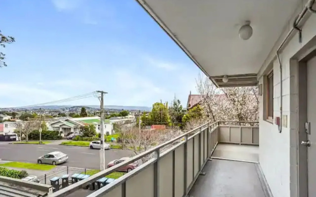 Lovely 2-Bedroom Rental with Parking Zodiak Stays