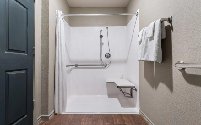 Eagle's Den Suites Big Spring a Travelodge by Wyndham