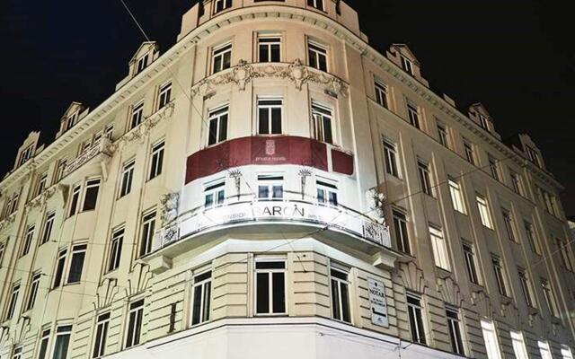 Отель Pension Baron am Schottentor Австрия, Вена - 9 отзывов об отеле, цены и фото номеров - забронировать отель Pension Baron am Schottentor онлайн вид на фасад