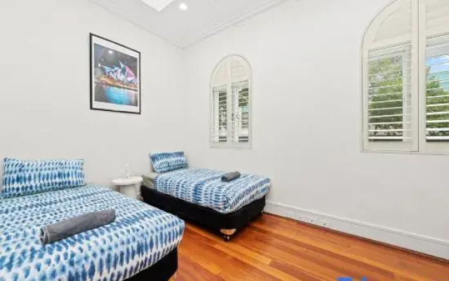 Stylish 3BR House(Parking)/ICC&DarlingHarbour-8min
