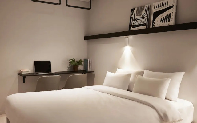 The Connoisseur Residence Hotel