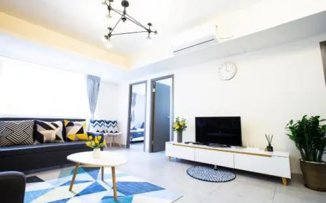 Large 110sqm 3 bedroom 2 min from MTR