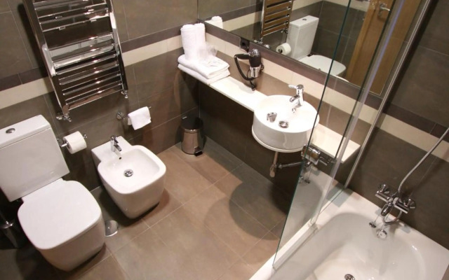 La Suite Hotel