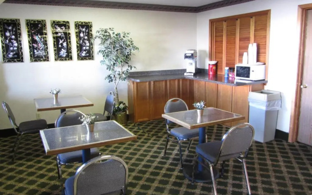 Hallmark Inn and Suites