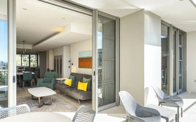 The Marina V&A Waterfront by Smart City Stays