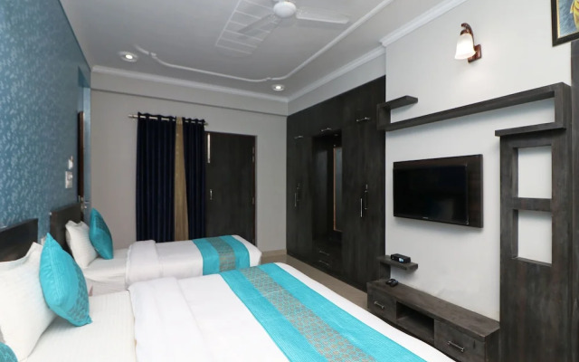 OYO 11877 Royal Residency