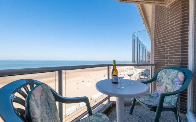 Bright Apartment With sea View