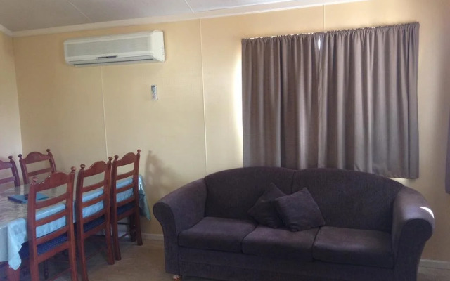 Pinjarra Caravan Park and Cabins
