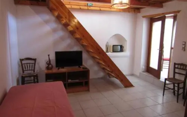 Theanos House