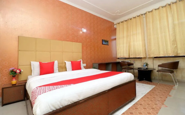 The Shine Broadway Hotel