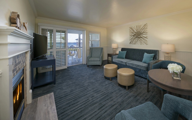 Avila Lighthouse Suites