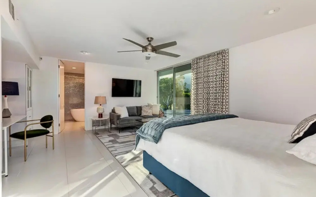 Indian Canyon Oasis in Palm Springs