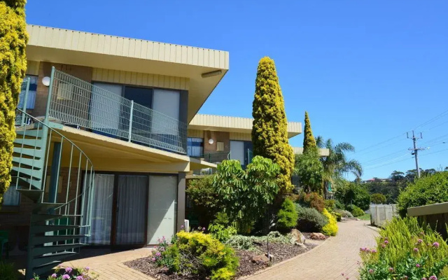 Emmanuel Holiday Apartments