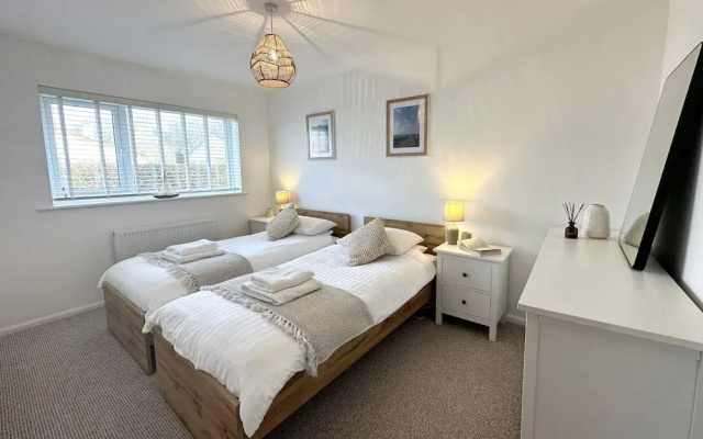 3-bed House in Llanfaelog, Near Rhosneigr