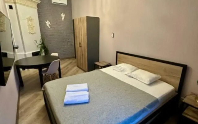 Меблированные комнаты Star Comfort (Стар Комфорт) на улице Марата