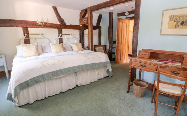 Mickle Trafford Manor