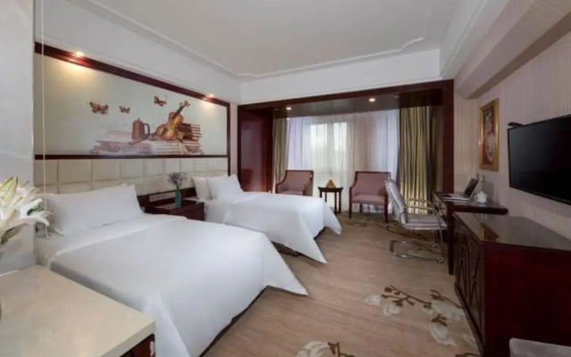 Vienna International Hotel (Shantou Simapu)