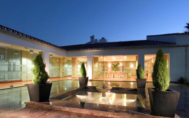 Parador de Málaga Golf hotel вид на фасад