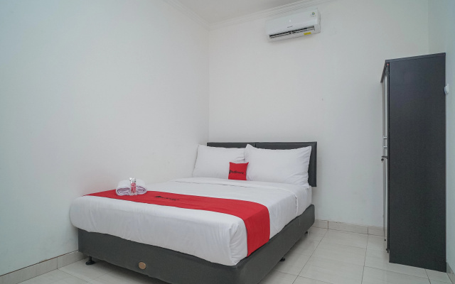 RedDoorz near RS Patria IKKT
