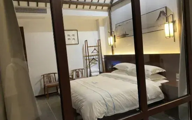 Fuyang Huaiwang Bieyuan Homestay (Raozhou Ancient Town Branch)