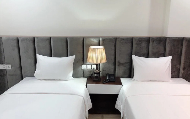 Lotus Hotel & Apartment