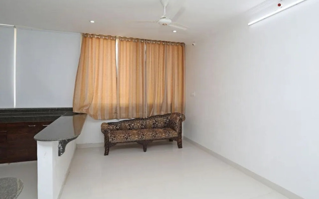 OYO 10059 Home Modern 2BHK Gulabh Bagh